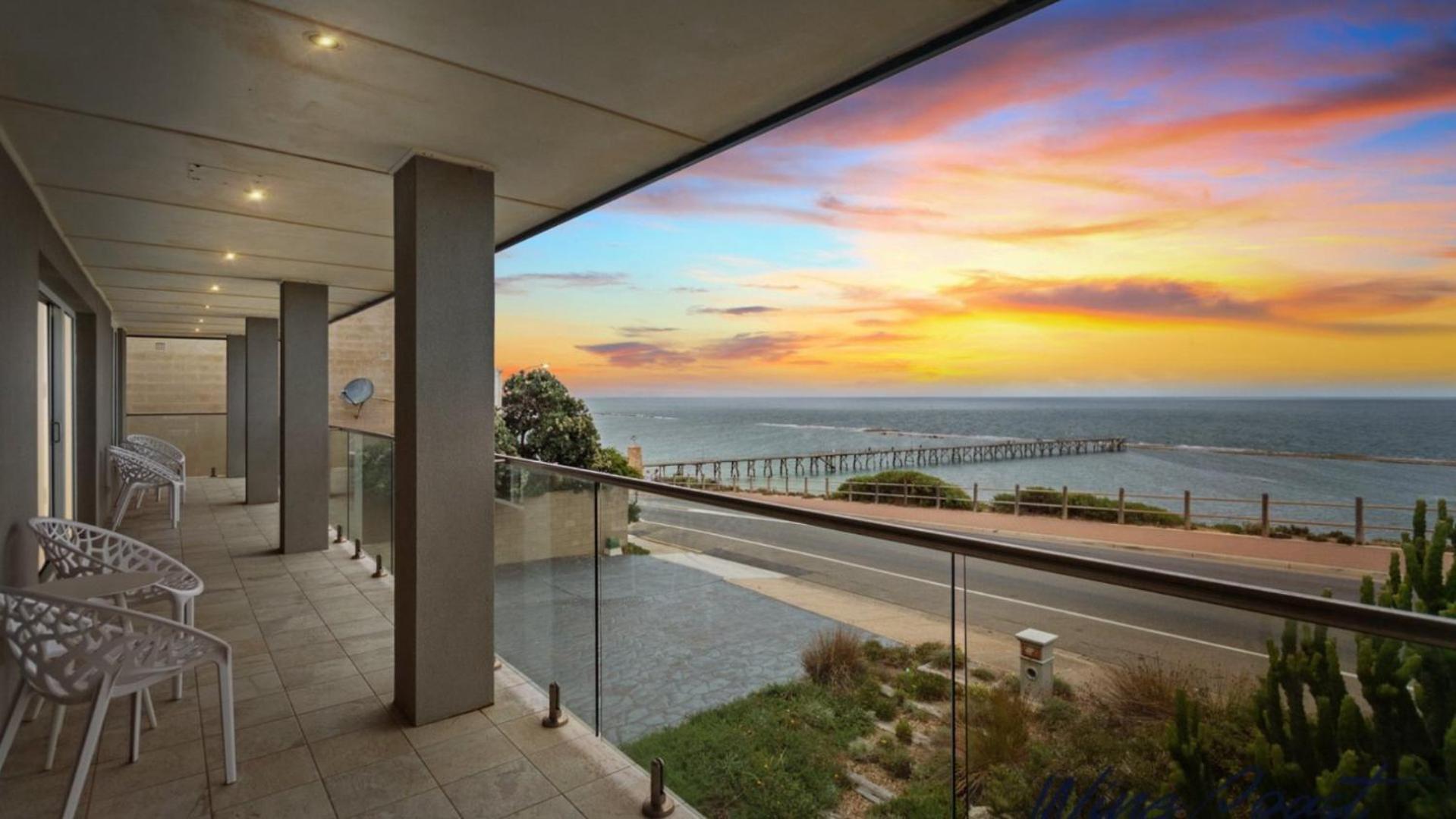 35 Degrees South By Wine Coast Holiday Rentals Port Noarlunga Exterior photo
